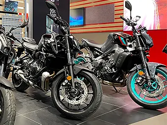 Yamaha Motorräder im Verkaufsraum